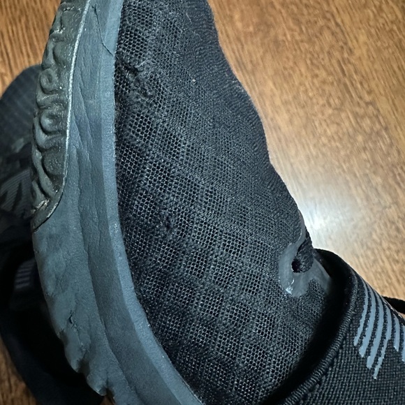 Women’s Nike Renew Tennis Shoes (7.5) - Picture 9 of 10